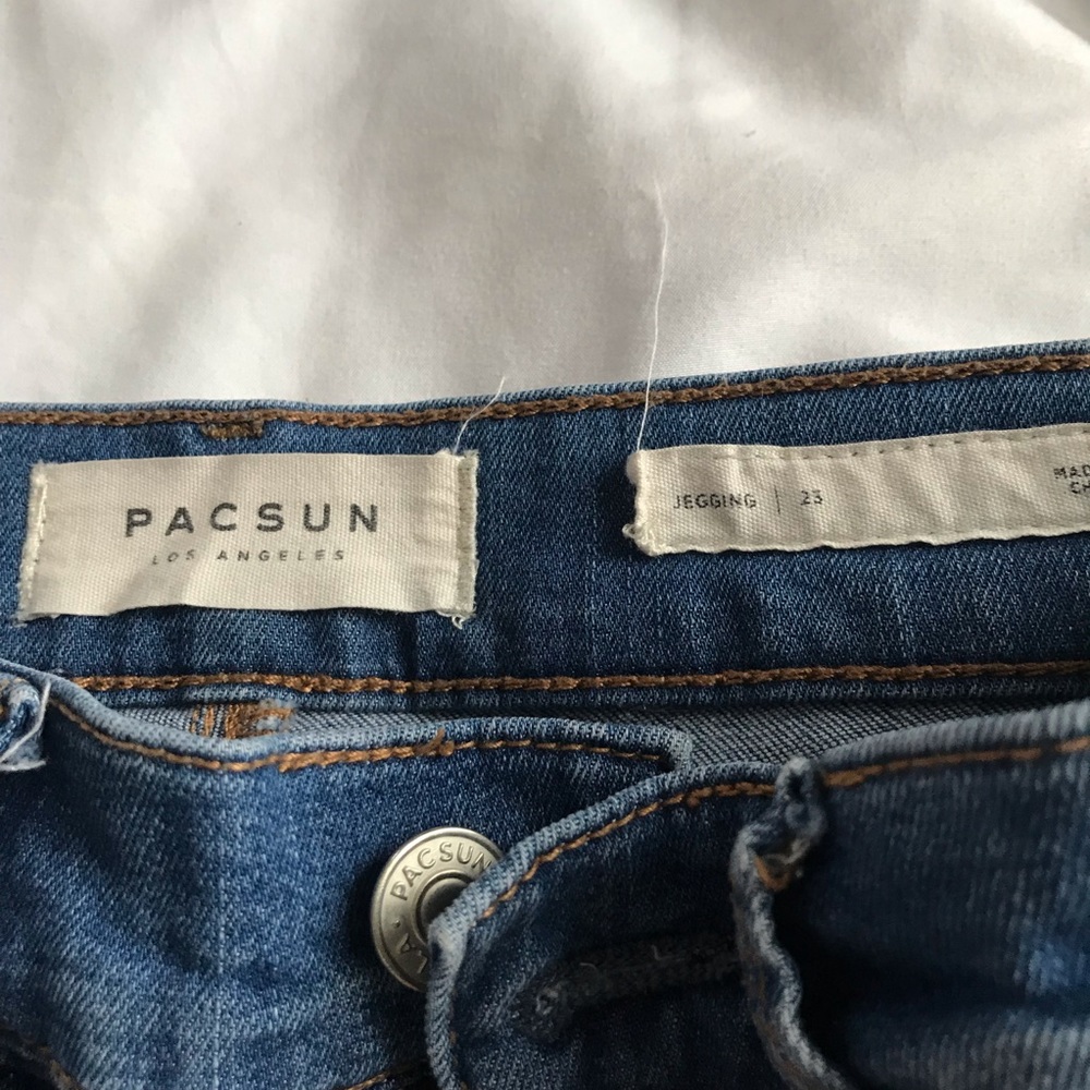 PacSun Ripped Jeans - Picture 3 of 3